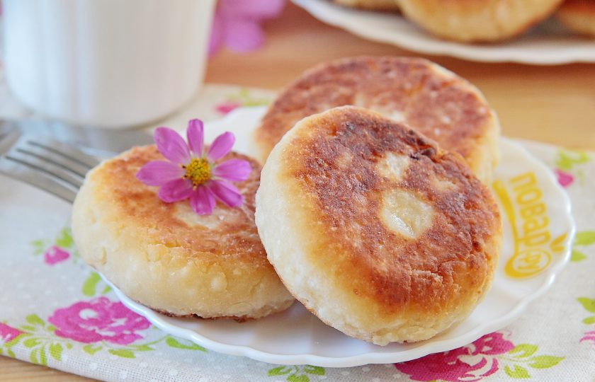 1. Этап. Сырники с яблоками: 9. Сырники с яблоками готовы. Приятного аппетита!