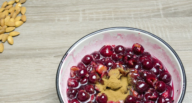 1. Этап. Вишневая начинка: 3. По вкусу можно добавить немного корицы и рома (выпечка это 