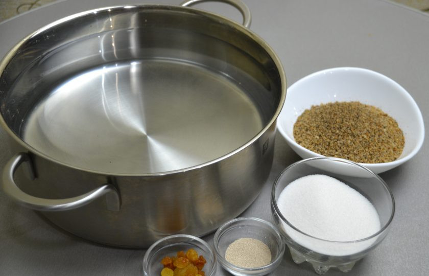 1. Этап. Квас Ядреный: Подготовьте ингредиенты.