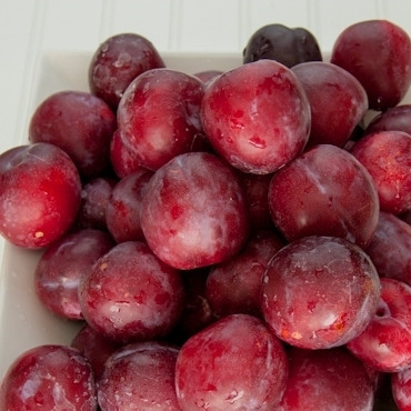 1. Этап. Сливовая смоква: Промываем наши сливы проточной водой.