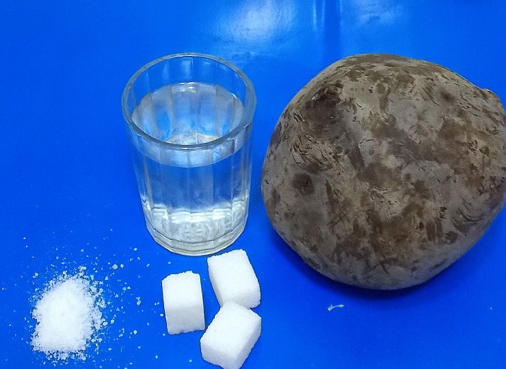 1. Этап. Свекольный квас: Подготовьте все необходимые ингредиенты.