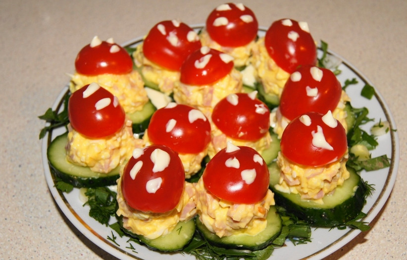 1. Этап. Закуска Мухоморчики: Начинаем собирать 