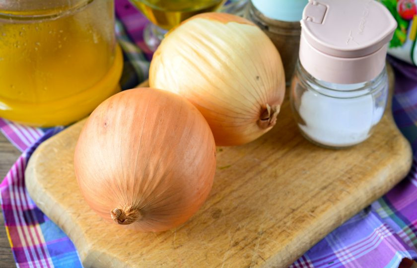 1. Этап. Луковый взвар: Подготовьте все ингредиенты.