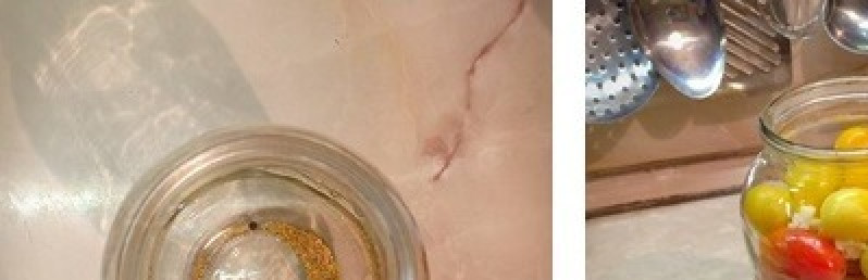 1. Этап. Помидоры Под снегом: В банки положить специи и заполнить их помидорами. Сверху положить измельченный чеснок.