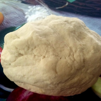 Тесто на пельмени (классический рецепт)