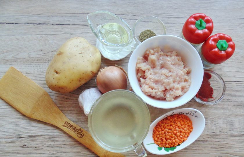 1. Этап. Суп из чечевицы с фаршем: Подготовьте ингредиенты для приготовления супа.