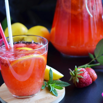 Домашний клубничный лимонад с мятой