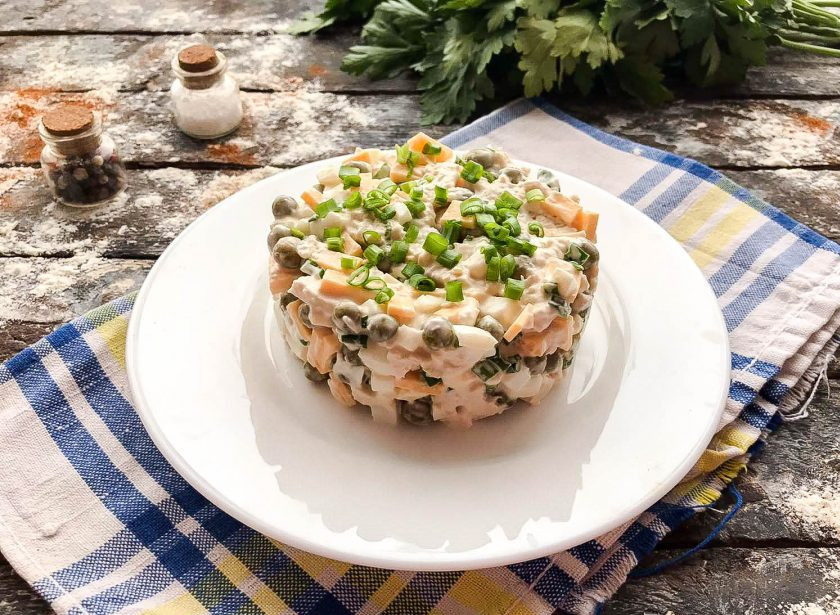 1. Этап. Салат с филе курицы: Салат с филе курицы готов. Приятного аппетита!