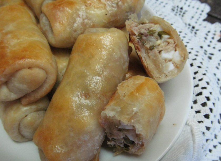 1. Этап. Пирожки из заварного теста с тунцом: Подавайте в теплом или остывшем виде.