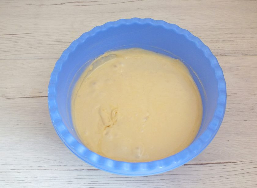 1. Этап. Кексы с персиками: Хорошо взбейте.