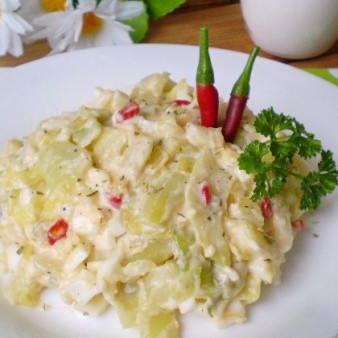 Салат из фасоли остренький