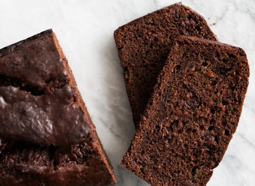 1. Этап. Шоколадно-банановый хлеб: 8. Аккуратно извлеките банановый хлеб, затем подождите до остывания. Подавайте банановый хлеб после остывания. Приятного аппетита!