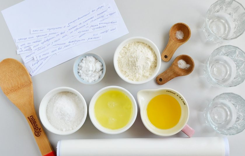 1. Этап. Печенье с пожеланиями: Подготовьте ингредиенты. Включите духовку на 180 градусов, пусть разогревается. Приступим!