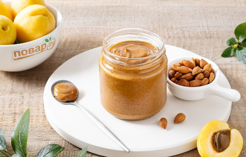 1. Этап. Паста из абрикосовой косточки: Затем пока паста ещё горячая, переложите ее в чистую стерилизованную баночку. Паста из абрикосовой косточки готова, приятного вам аппетита!