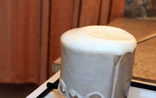 1. Этап. Варенье из банана: Ставим смесь на огонь. Когда будущее варенье закипит, выключаем.