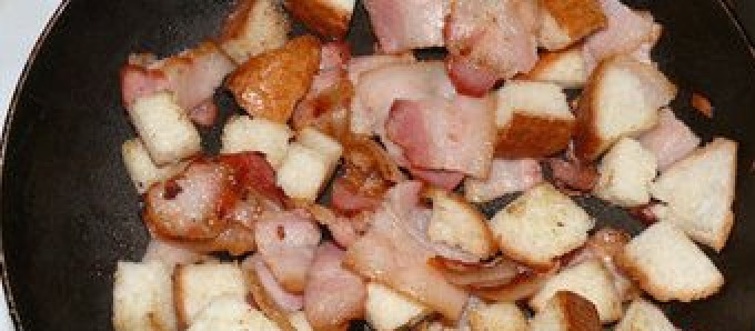 1. Этап. Суп Лондондерри: Добавляем хлеб, жарим еще 5 минут.