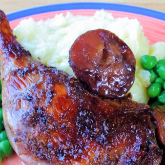 Ароматные хрустящие утиные ножки со сливами