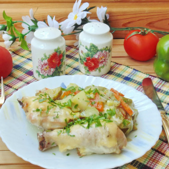 Курица запеченная с кабачками и картофелем в духовке