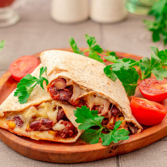 Буррито с фаршем и фасолью