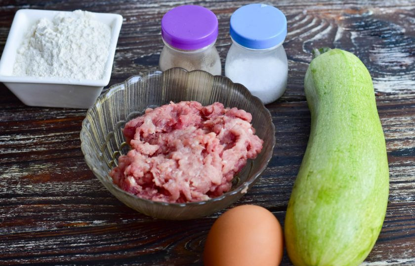 1. Этап. Колдуны из кабачков: Подготовьте необходимые ингредиенты.