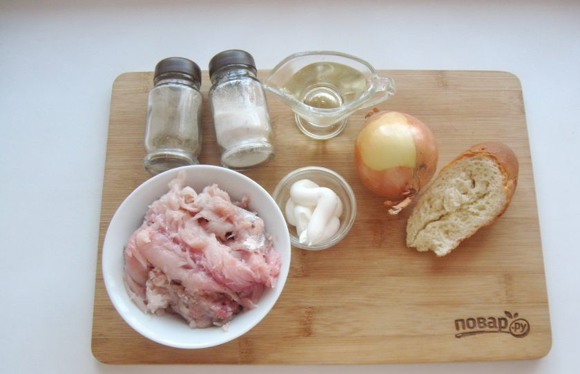 1. Этап. Рыбные котлеты с майонезом: Подготовьте ингредиенты для приготовления рыбных котлет.