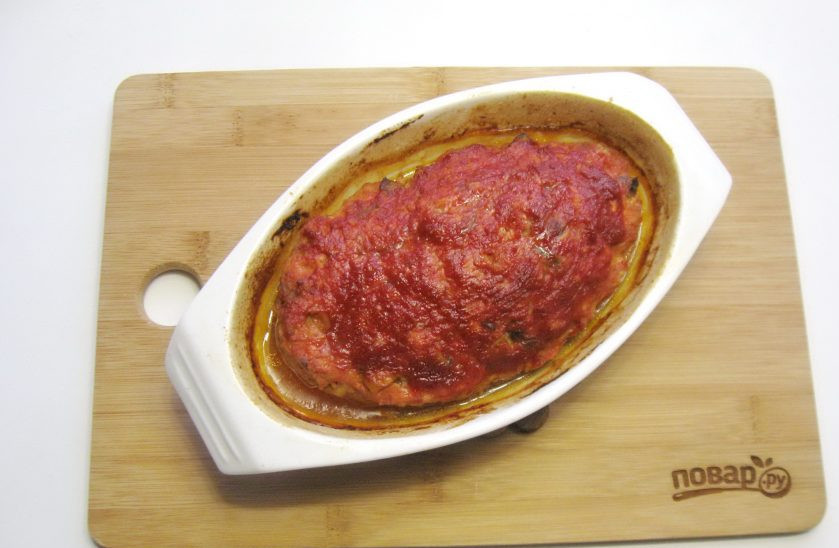 1. Этап. Мясной хлеб с грибами: Запекайте мясной хлеб в духовке при температуре 180-185 градусов 50-55 минут.