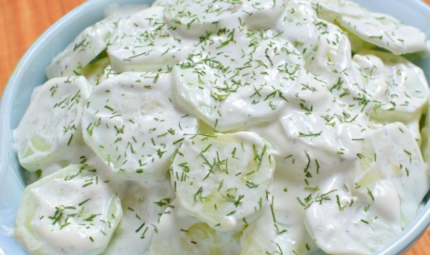 1. Этап. Салат Нежность из огурцов: Перемешайте огурцы с заправкой. Приятного аппетита!