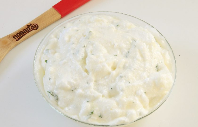 1. Этап. Тосты с яйцами Приятный завтрак: Аккуратно перемешайте движениями вверх-вниз.