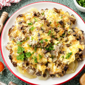 Картофель с фаршем и грибами