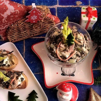 Салат с тунцом и морской капустой