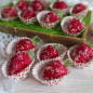 Клубника из вафель