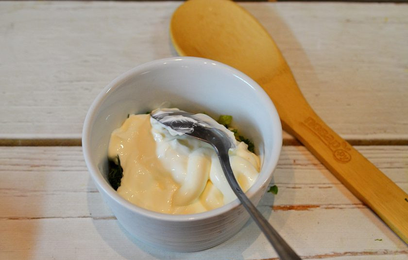 1. Этап. Сливочный соус: 5. Добавьте все оставшиеся ингредиенты и хорошо перемешайте.