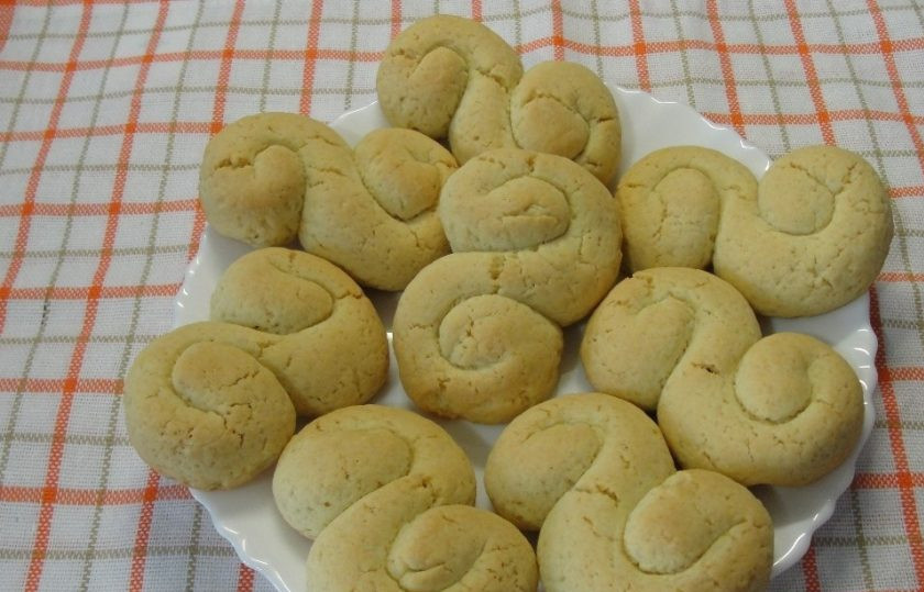 1. Этап. Быстрый рецепт домашнего печенья: Выпекайте печенье при 180 градусах в течение 15 минут в духовке на противне. Приятного чаепития!