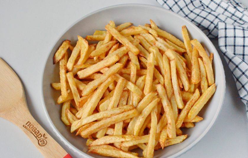 1. Этап. Картофель фри: Картофель фри готов! Употребляйте в пищу в горячем или теплом виде сразу после приготовления. Это связано с тем, что со временем он перестанет быть хрустящим и потеряет свои вкусовые качества, за которые его любит весь мир.
