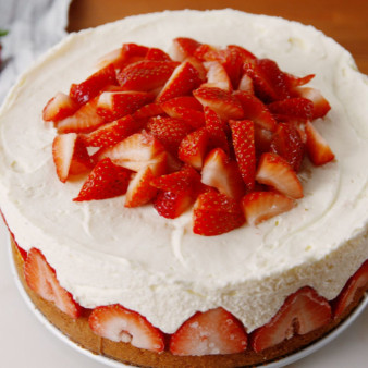 Strawberry Shortcake Cheesecake