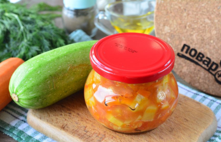 1. Этап. Кабачки с помидорами и морковью на зиму: Храните заготовку в темной кладовой или погребе. Выход — 3 банки по 400 мл. Приятного аппетита!