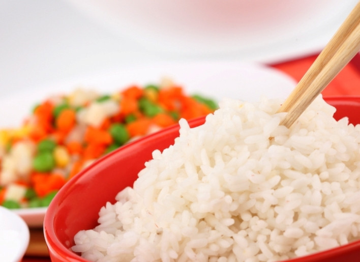 1. Этап. Паэлья овощная: 1. Отварите рис и тщательно его промойте.