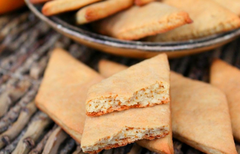 1. Этап. Карамельное печенье: Печенье получилось нежное и ароматное. Подаем его к чаю. Угощайтесь!