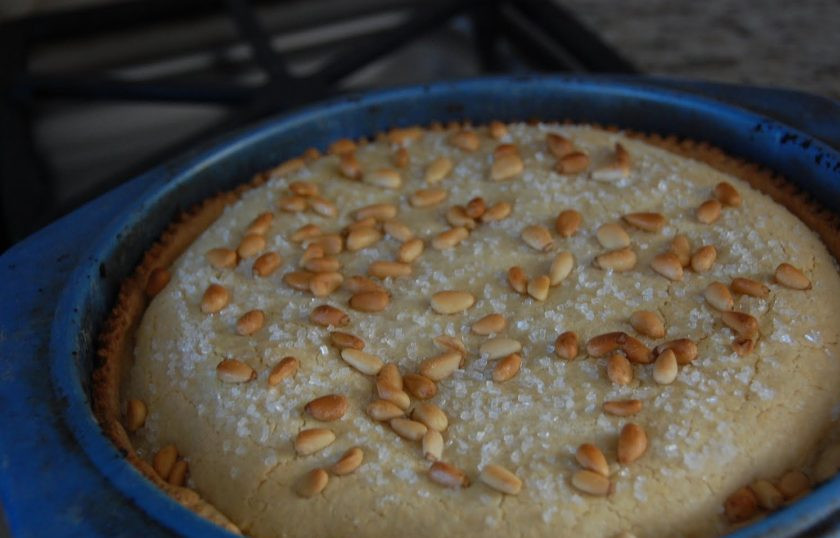 1. Этап. Тосканский чизкейк: 7. Запекайте при 190 градусах около 35 минут. Готовый чизкейк после запекания остудите до комнатной температуры.