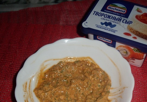 1. Этап. Хот-дог с колбасой и сыром: Хорошо перемешиваем массу. Соус готов.