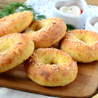 Творожные бублики с сыром