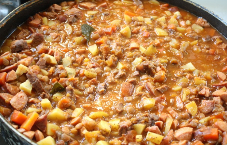 1. Этап. Суп из чечевицы с копченостями: 7. Суп из чечевицы с копченостями готов! Приятного аппетита!