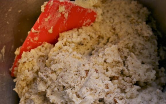 1. Этап. Ореховые пирожные на десерт: Все перемешайте до однородности.