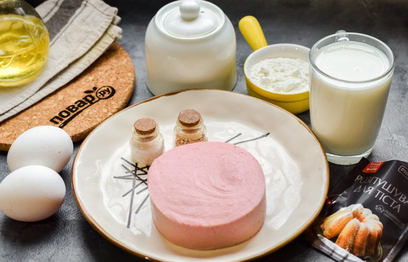 1. Этап. Быстрый пирог с колбасой: Подготовьте все ингредиенты.