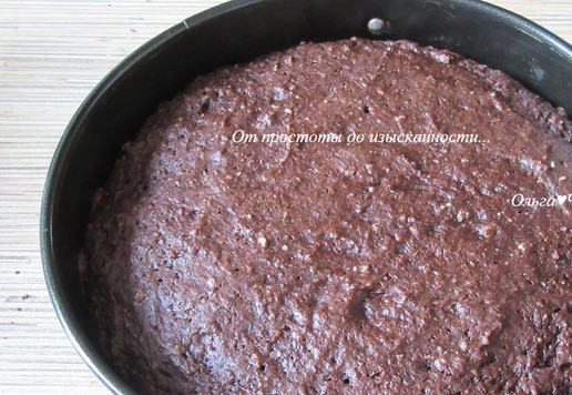 1. Этап. Шоколадный торт с ягодным желе: Накройте вторым коржом, слегка прижмите. Уберите в холодильник.