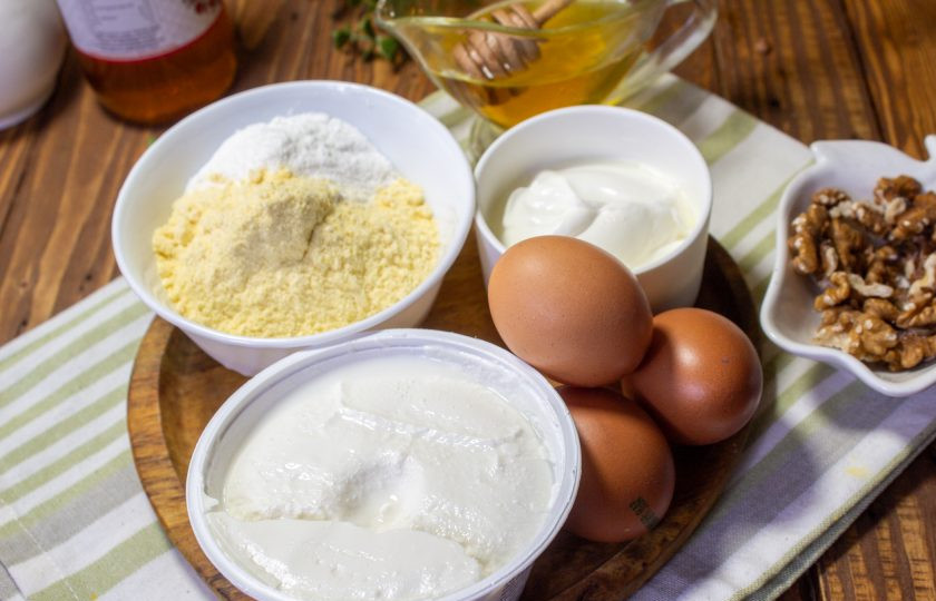 1. Этап. Медовик без сахара: Подготовьте необходимые продукты для приготовления торта 