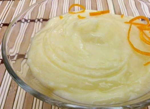 1. Этап. Заварной крем без масла: Когда текстура крема станет пышной, он будет готов. Приятной дегустации!