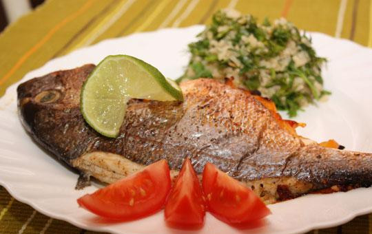 1. Этап. Дорада с овощами: Выпекаем 30-35 минут при 200 градусах. Дорада с овощами готова! :) Подаем немедленно.