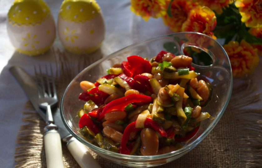 1. Этап. Салат Мазурка: Подайте салат к столу.