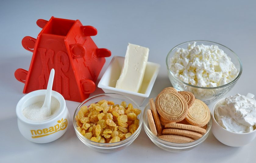 1. Этап. Ванильная пасха с печеньем: 1. Подготовьте продукты, приступим! Сливочное масло достаньте из холодильника за 20-30 минут до начала готовки, пусть постоит в тепле.